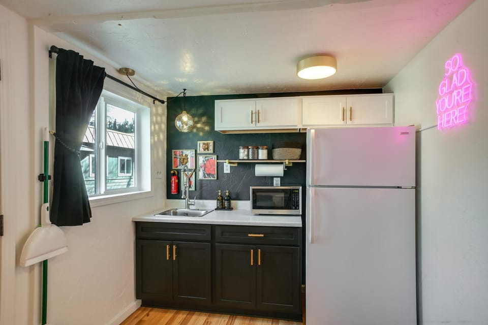 Modern Comfort Near Dtwn! Stylish Spokane Studio Apartment in Spokane