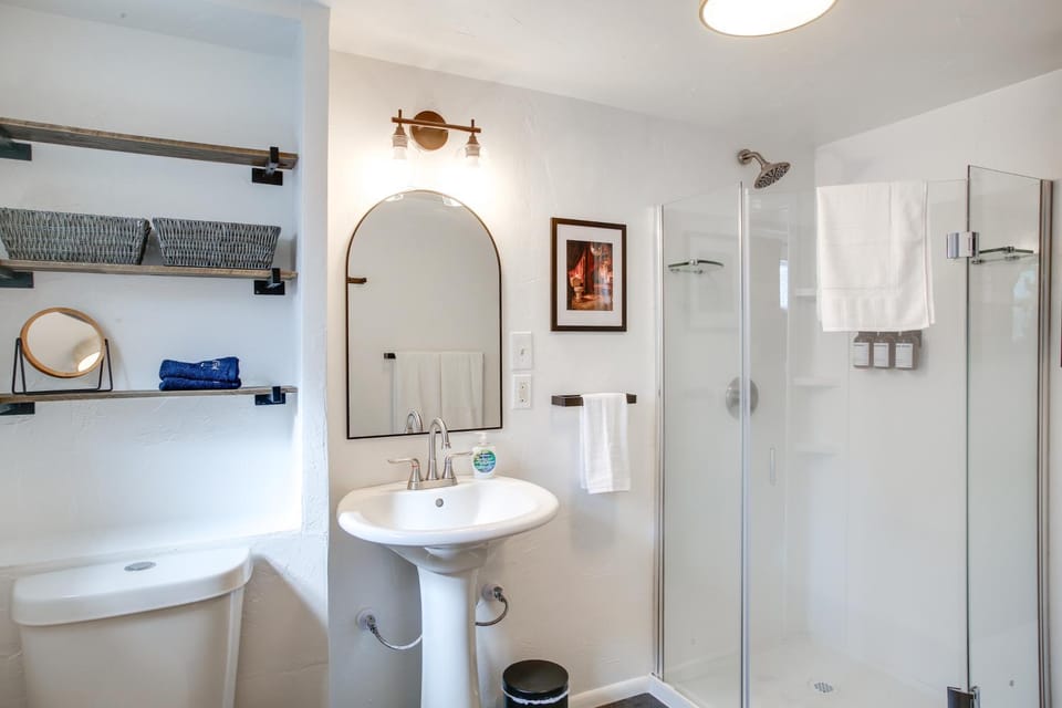 Quick Hospital Commute! Spokane Apt w/ Workspace Apartment in Spokane