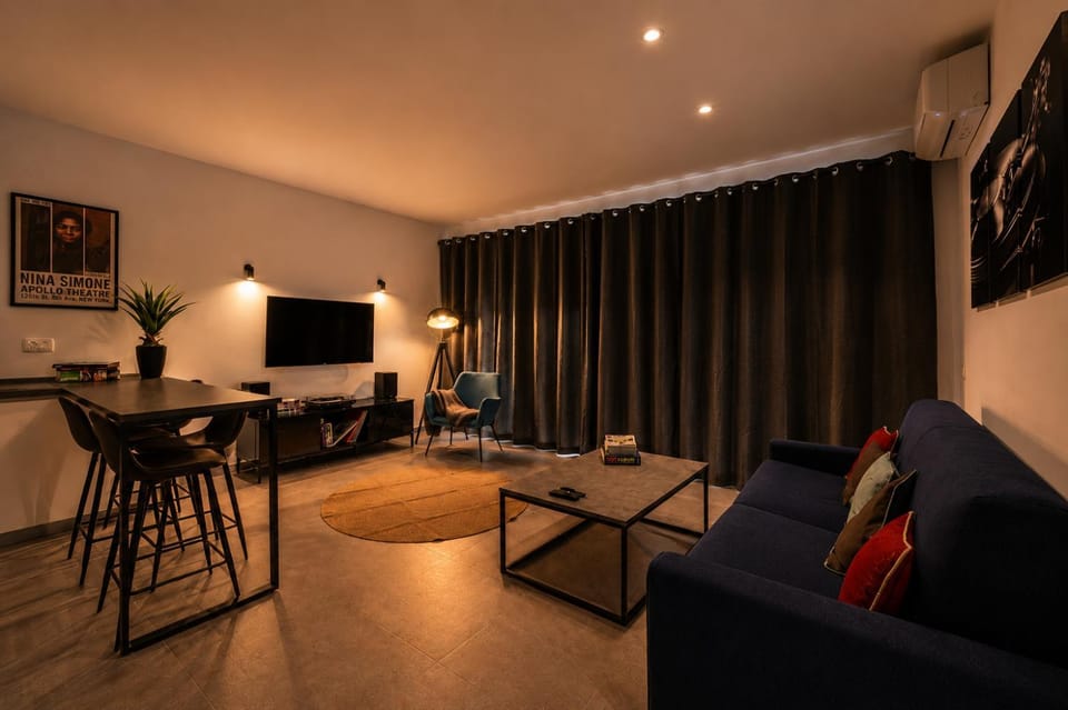 Vinyl & Wine Retreat by THE HOUSE Experience Collection Apartment in Kotor Municipality