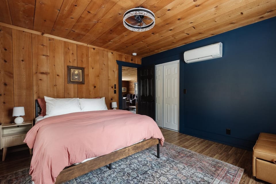 Peaceful Lake Lure Cabin- Cozy 2BR 3 miles to lake Cabin in Lake Lure