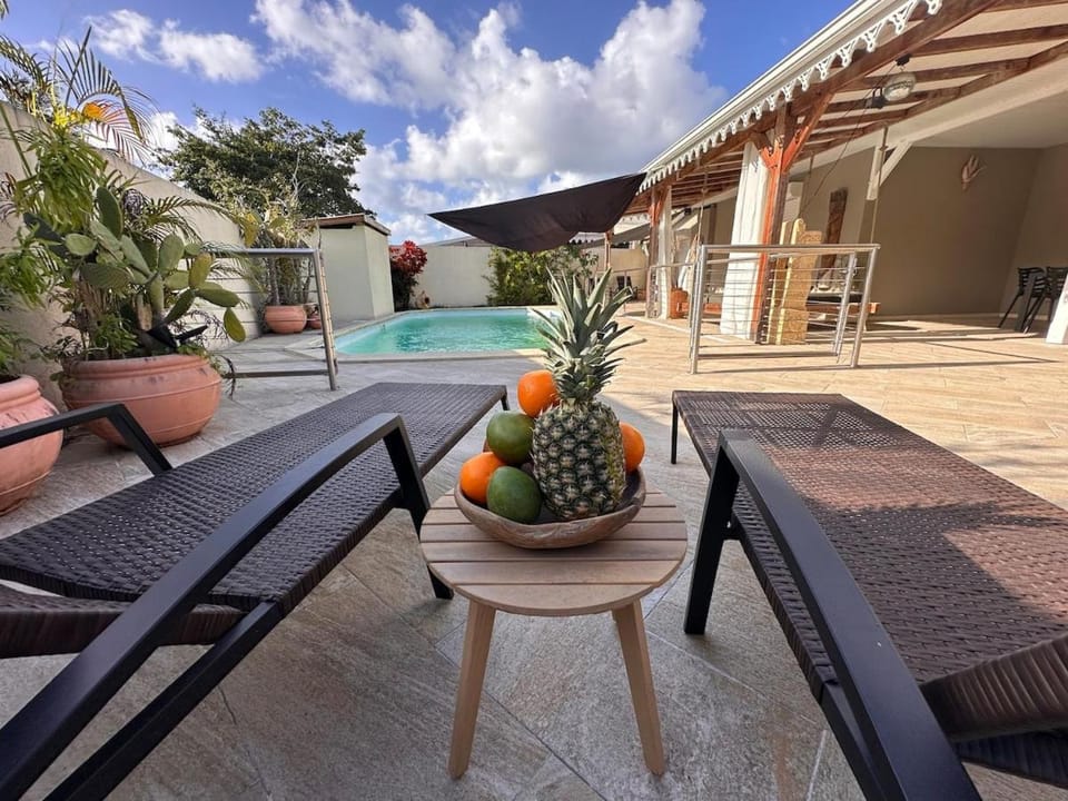 villa avec piscine pres de la plage avec billard et baby foot Villa in Les Trois-Îlets