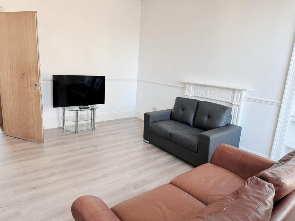 TV and multimedia, Seating area