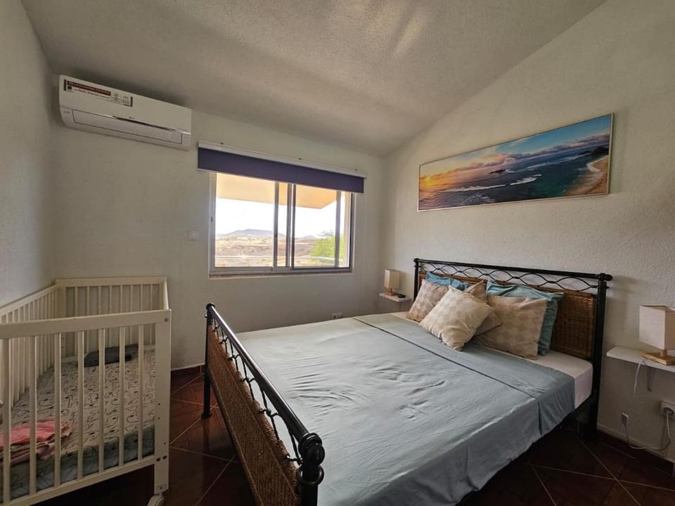 Clim, hamac & babyfoot, vue montagne, mer à 5 min Apartment in Praia