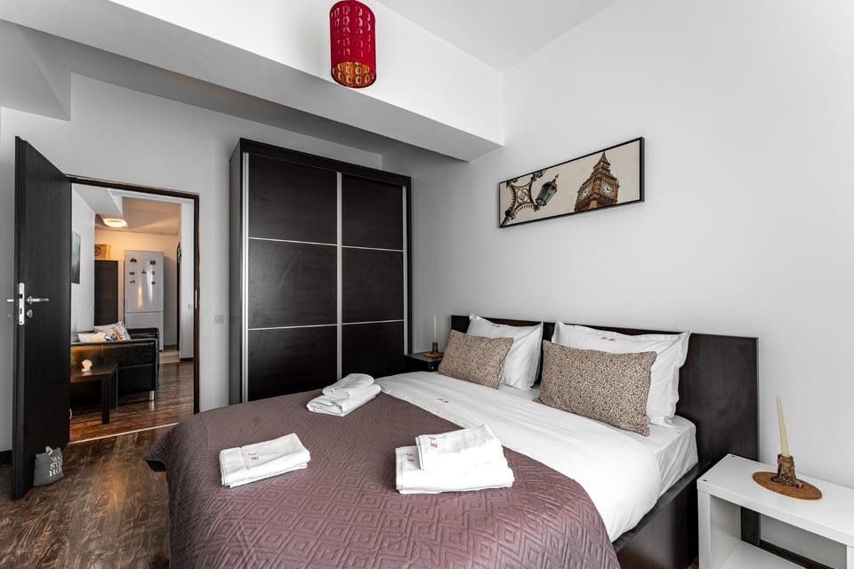 Bed, Photo of the whole room, Bedroom, towels, wardrobe