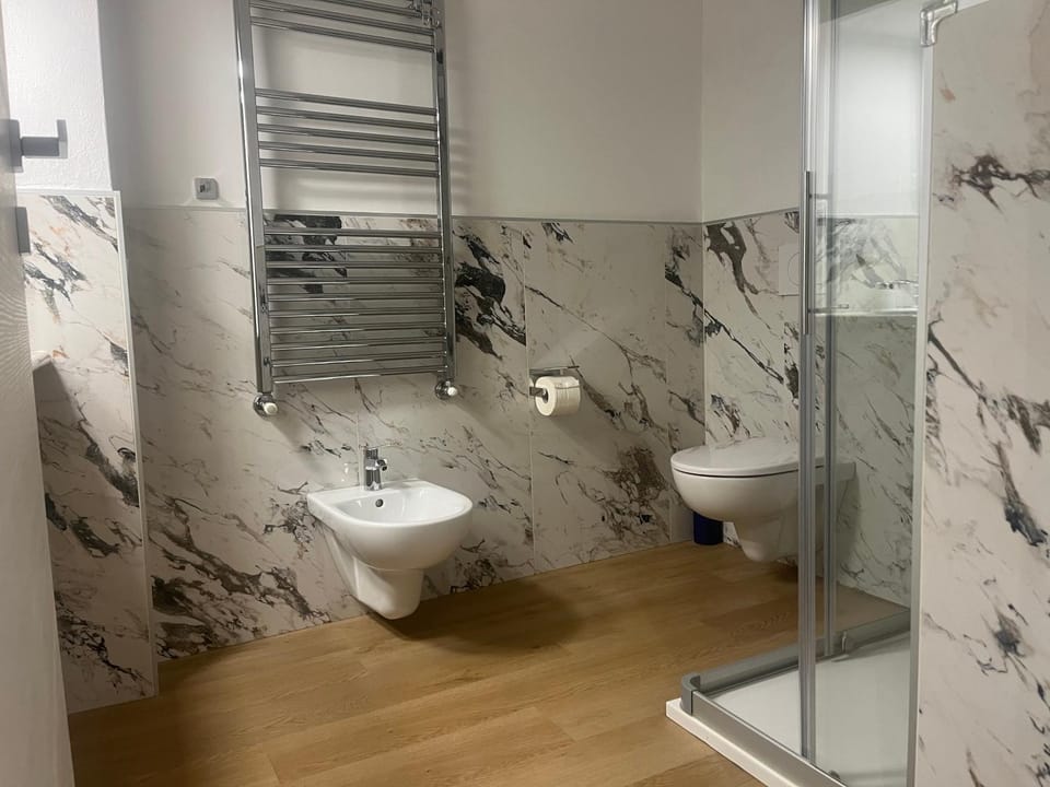 Shower, Toilet, Bathroom