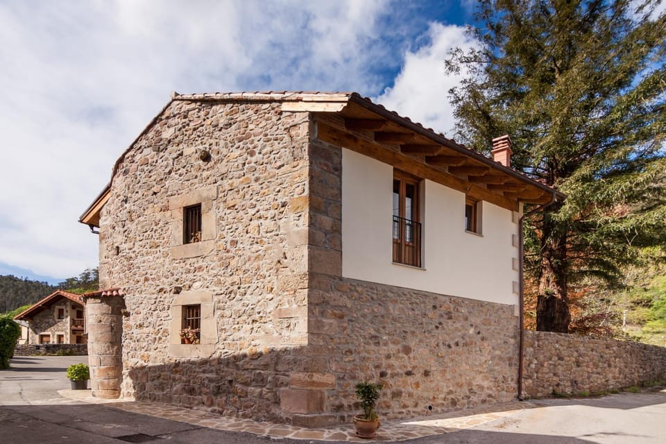La Caparuca House in Western coast of Cantabria