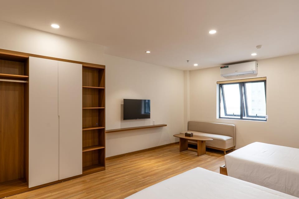 Bed, TV and multimedia, Photo of the whole room, Bedroom, wardrobe, air conditioner