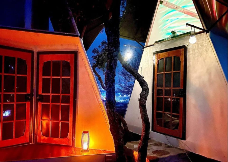The Retreat on the Hill Hotel in Cottonwood Shores
