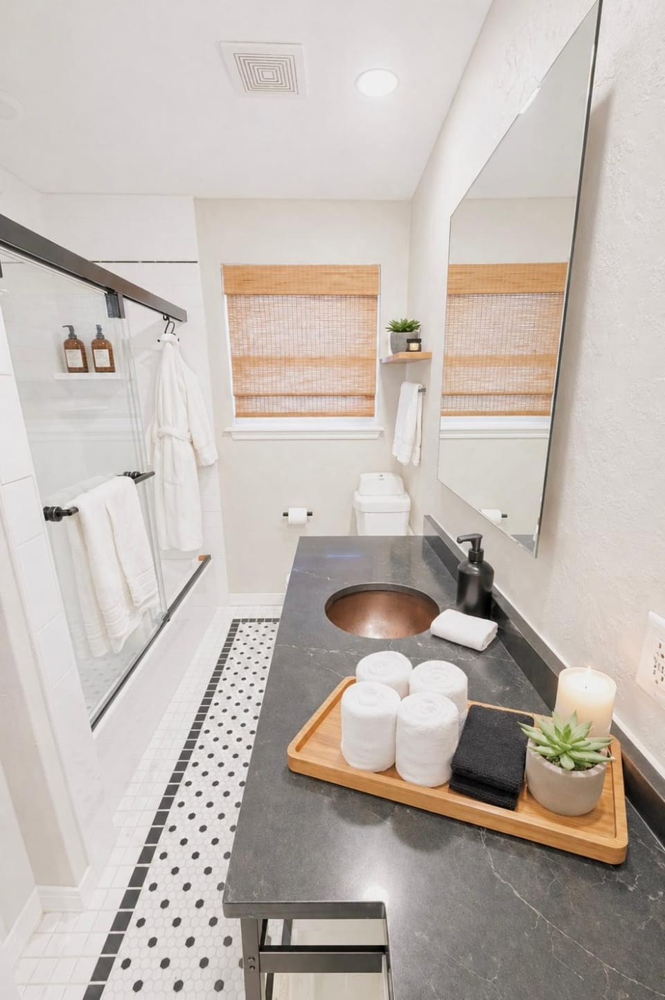 Shower, Bathroom, Decorative detail, towels