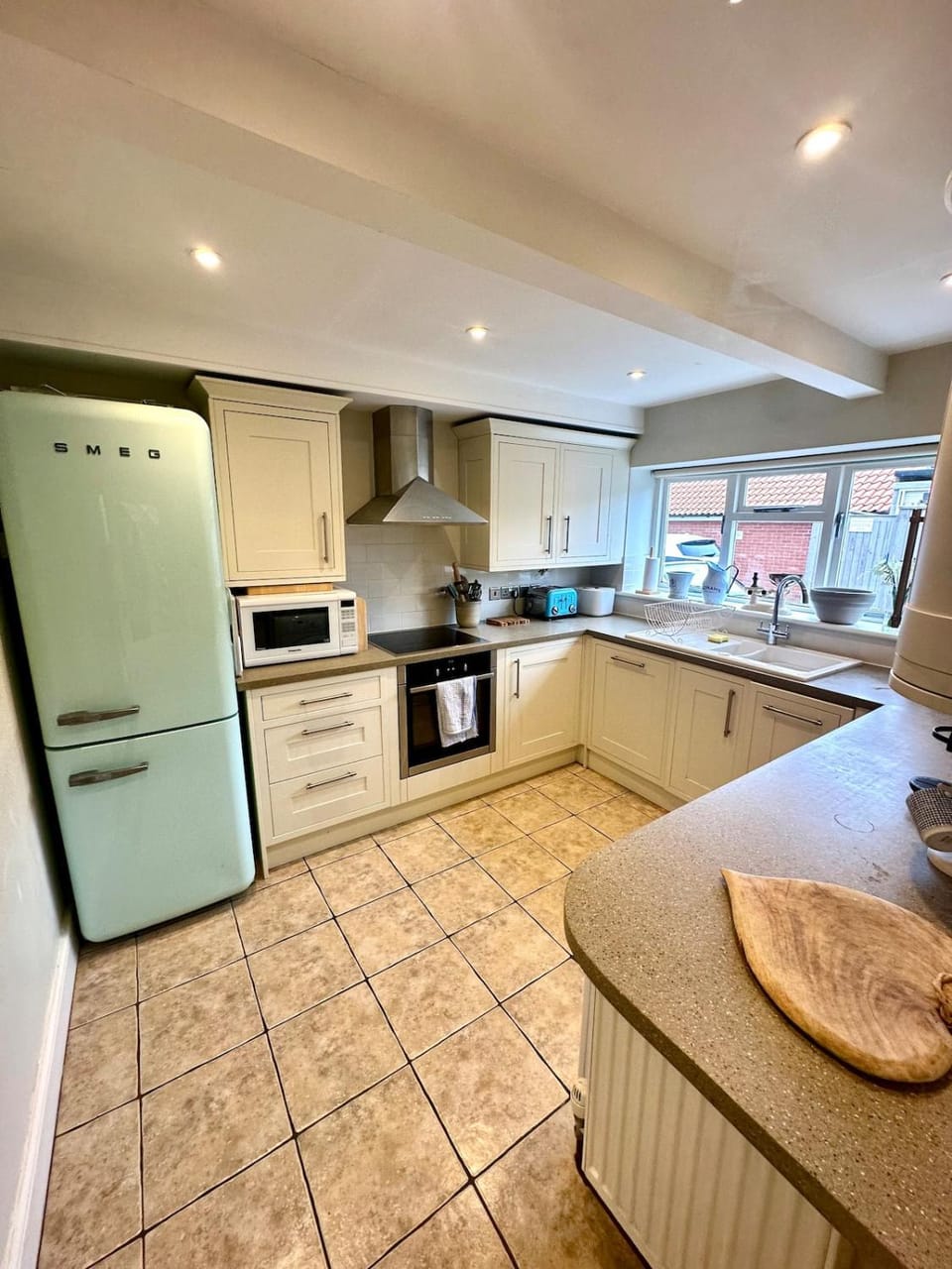 Aldeburgh Beach Cottage - sleeps 4, pet friendly House in Aldeburgh