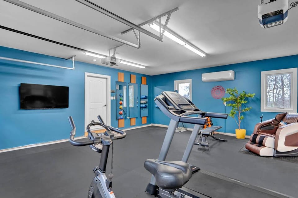Sundrift Escape - Luxe Retreat with Hot Tub-Sauna-Arcade-Golf Cart-Game Room Villa in Kidder Township