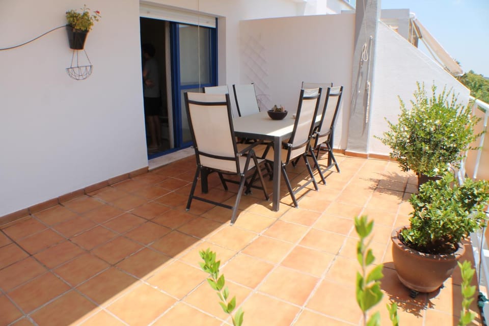 Alsol Apartments - Tres dormitorios, piscina y parking Apartment in Bajo Guadalquivir