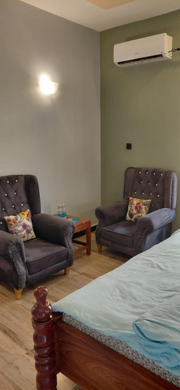 Mzee Shef Motel Bed and Breakfast in Tanzania