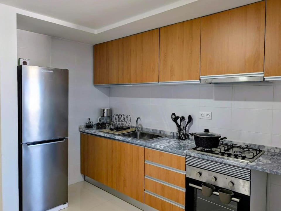 Praia Urban Hub - 2BdR 4th Floor City View and Wi-Fi Apartment in Praia