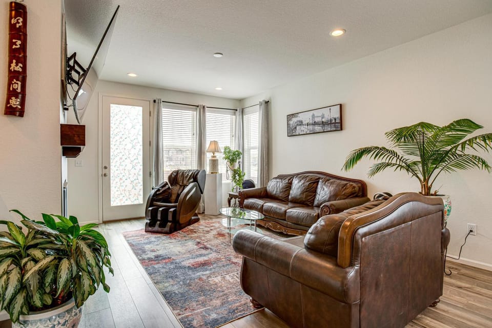5 Mi to Barr Lake State Park: Home w/ Game Room! House in Brighton