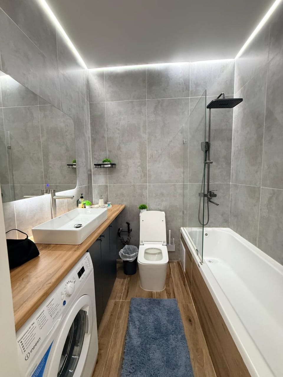 Shower, Toilet, Bathroom