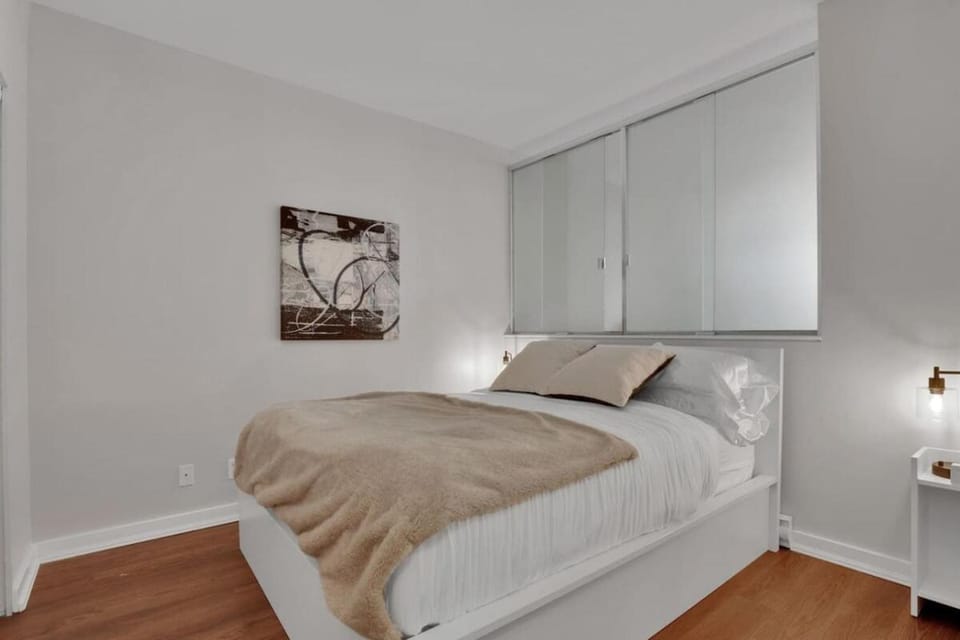 Downtown Van 1BR Stay - Balcony and Workspace Apartment in Vancouver