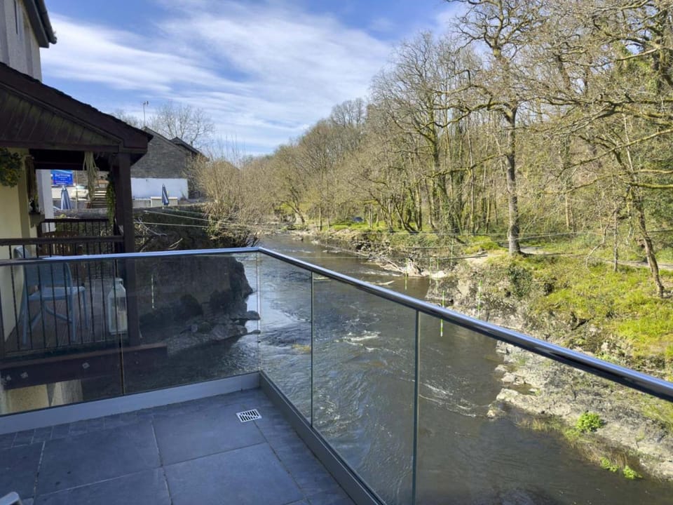 Beautiful River View with Sauna House in Wales