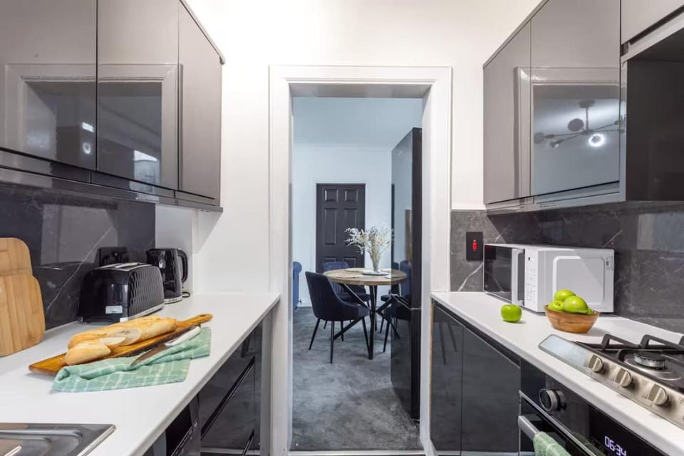 Modern 3-Bed Apartment, Free Parking, Glasgow Apartment in Glasgow