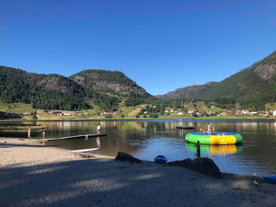 Koselig hytte med vedfyrt badstue House in Rogaland