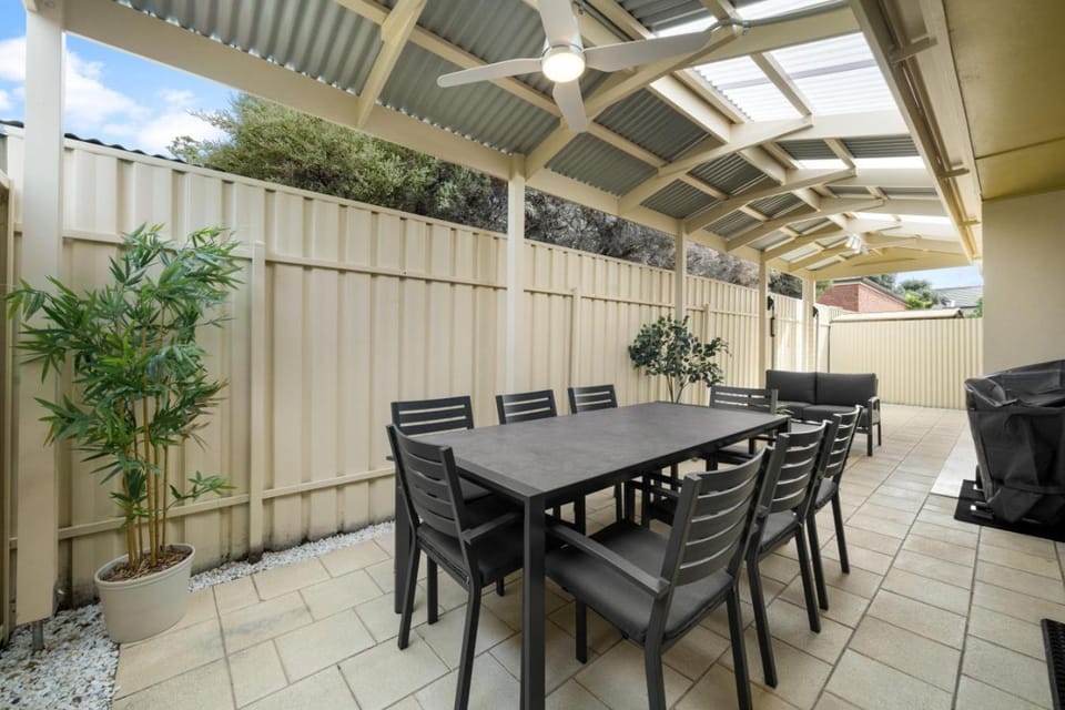 Patio, Dining area