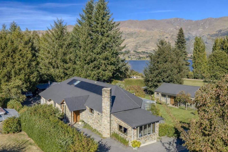 Wanaka Lakeside Serenity at Eely Point with Pool House in Wanaka