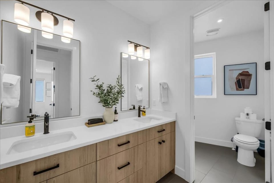 Beachwood Breeze at Desert Color by Ember Stays House in St George