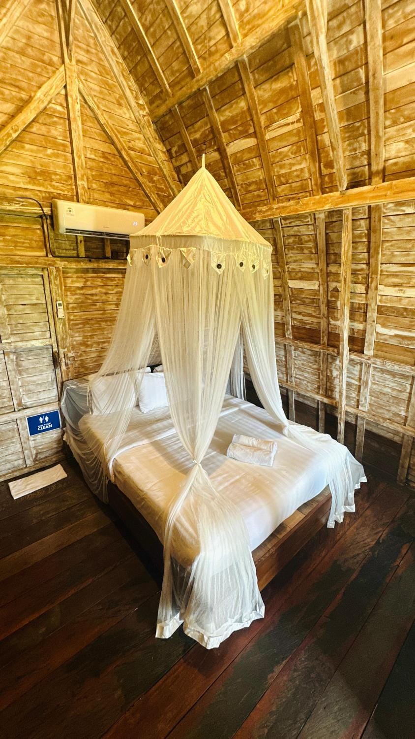 Rice Field and Mountain View House Bed and Breakfast in Sidemen