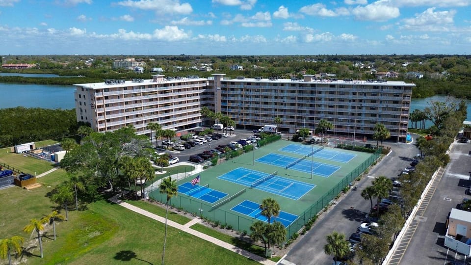 Bayshore Yacht & Tennis 205 House in Indian Shores