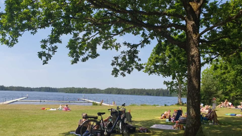 Nearby landmark, Natural landscape, Lake view