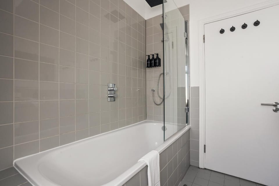 Bathroom, Bath