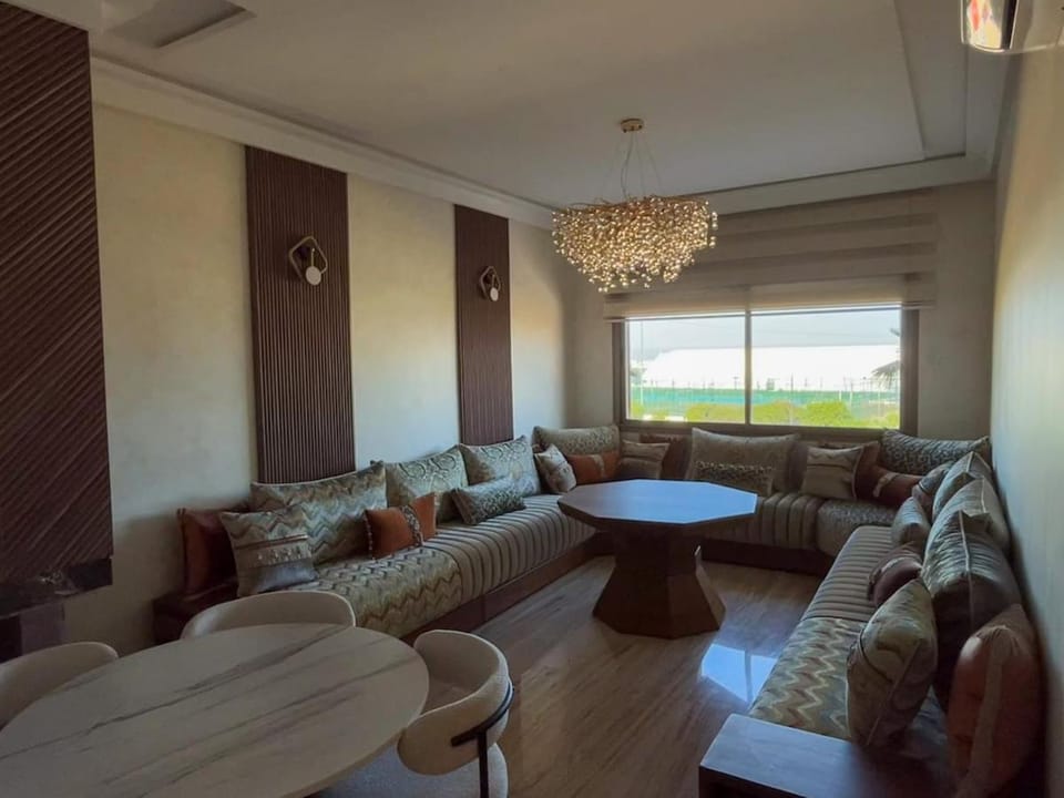 Living room, internet, air conditioner