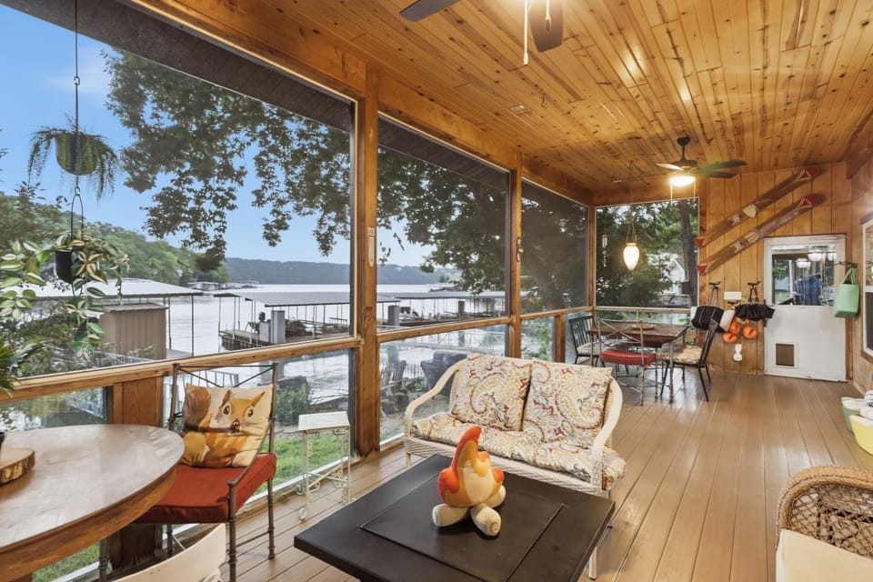 Patio, View (from property/room), Seating area, Dining area, Lake view