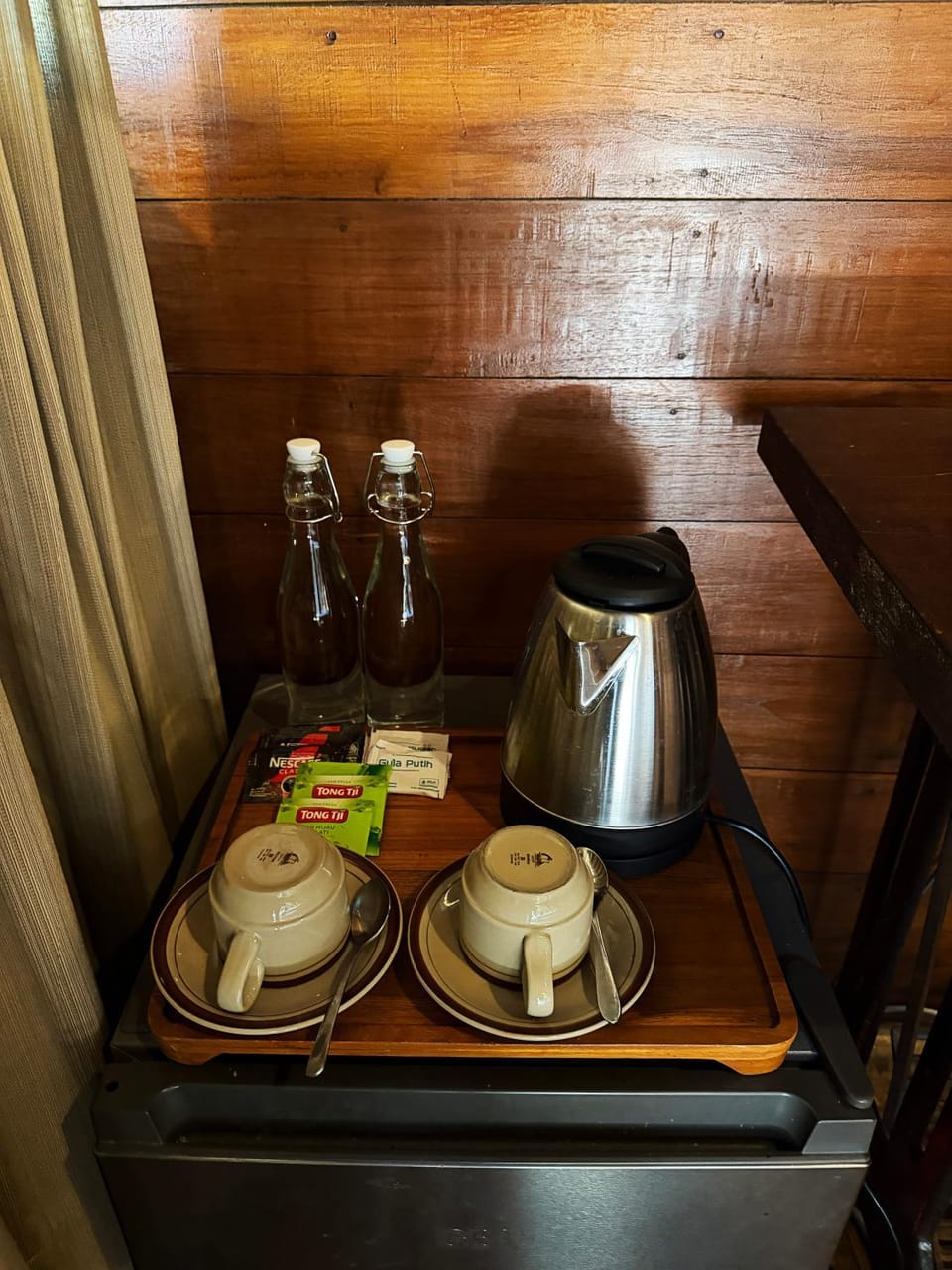 Zen Tree House Bed and Breakfast in Sidemen