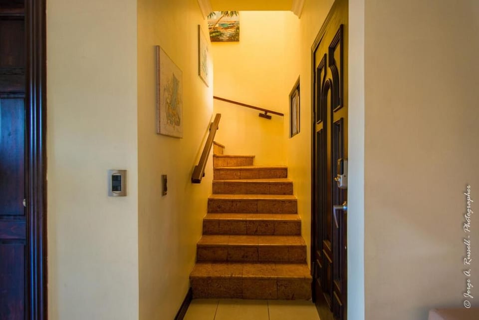 Jacó Beach House, 3BR, 300m Beach, Min 30 Day Stays House in Jaco