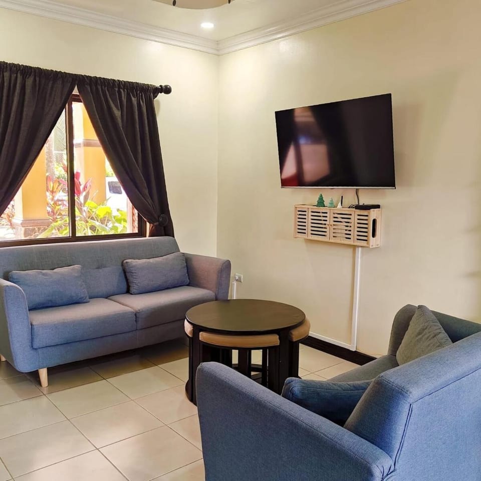 Jacó Beach House, 3BR, 300m Beach, Min 30 Day Stays House in Jaco