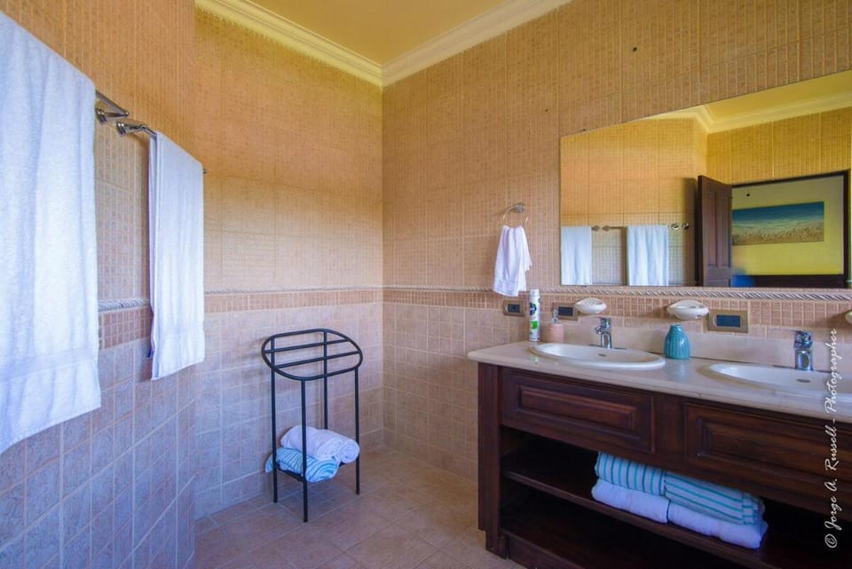 Jacó Beach House, 3BR, 300m Beach, Min 30 Day Stays House in Jaco