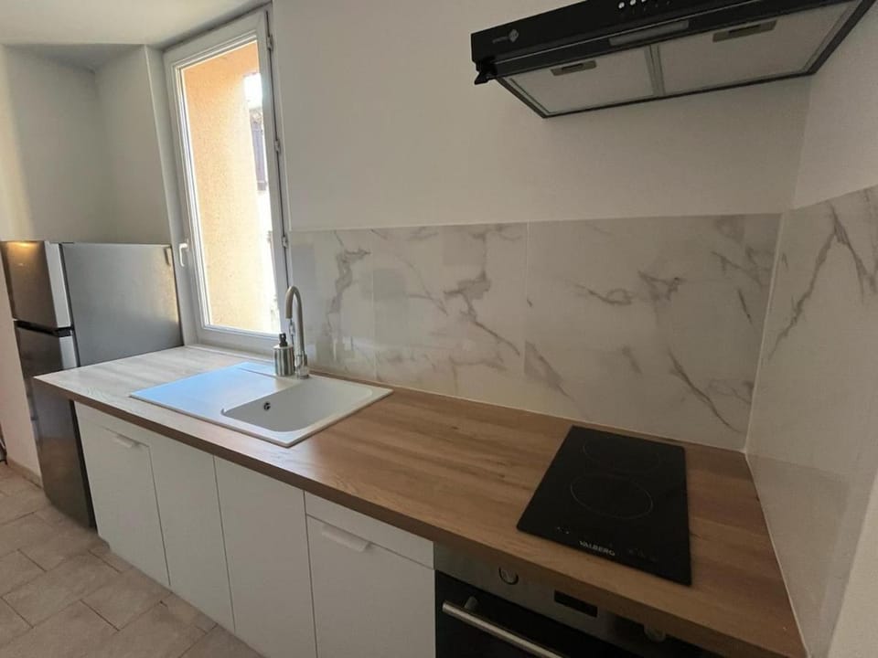 Grand appartement en centre ville de Cavaillon Apartment in Cavaillon
