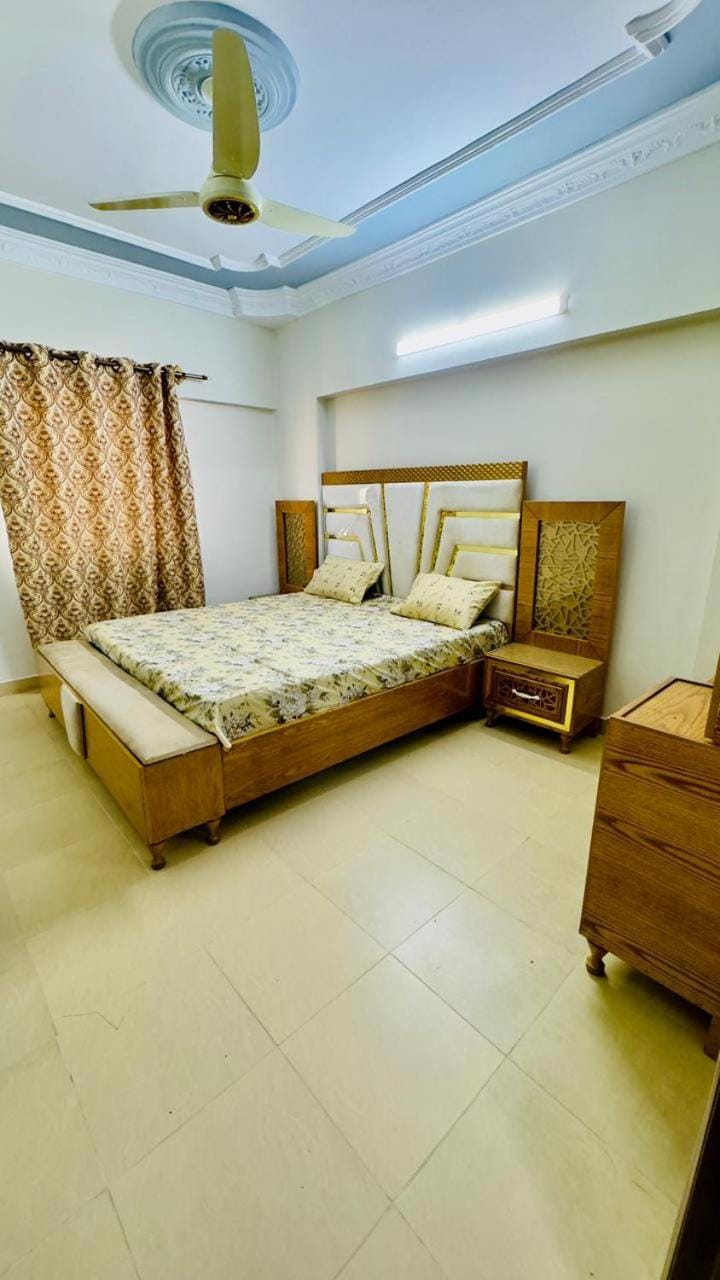Al Mehran Towers 3BR Near Airport, Lift, Parking Apartment in Karachi