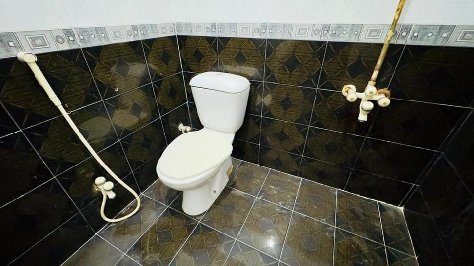 Al Mehran Towers 3BR Near Airport, Lift, Parking Apartment in Karachi