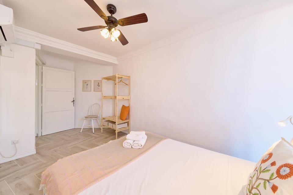 Bed, Photo of the whole room, Bedroom, towels, wardrobe