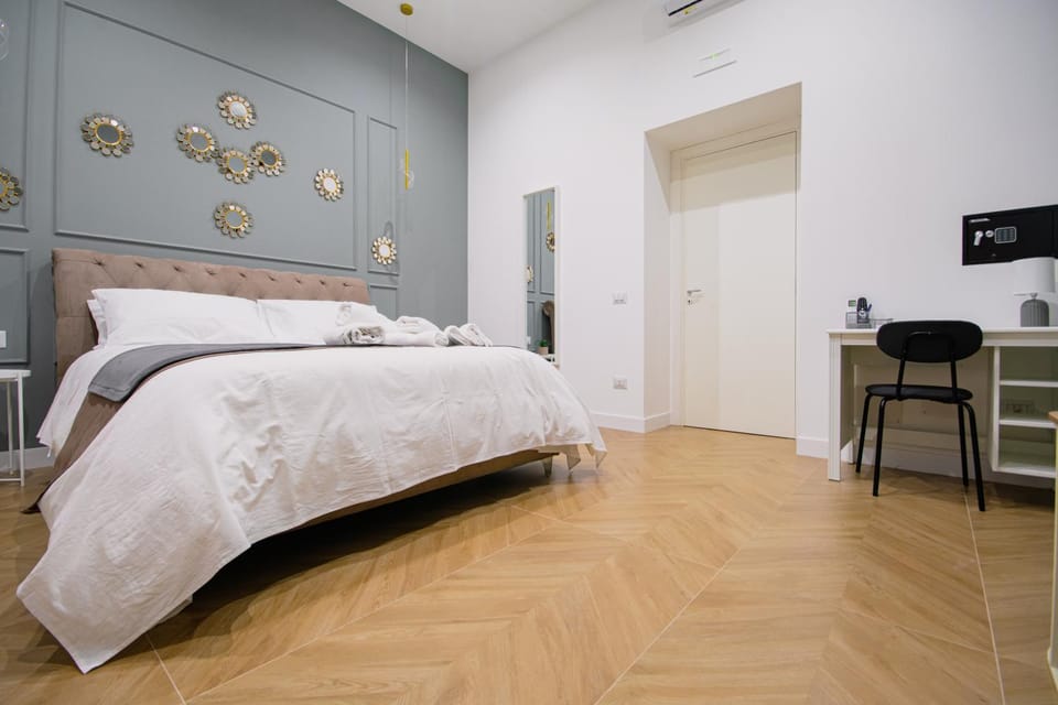 Bed, Bedroom, air conditioner