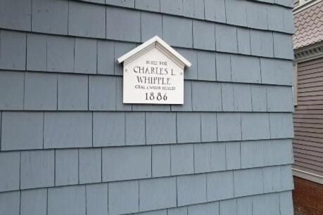 Hocus Pocus Hideaway on Salem Commons w Game Room Apartment in Marblehead