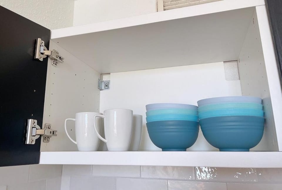 Renovated Beach Front Studio - Hawaiian Inn Resort Apartment in Daytona Beach Shores