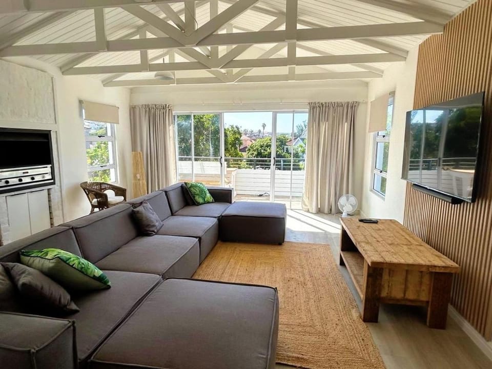 Ocean Whisper Beach Villas Apartment in Eastern Cape