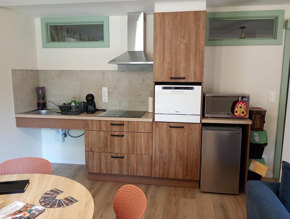 Kitchen or kitchenette, Facility for disabled guests