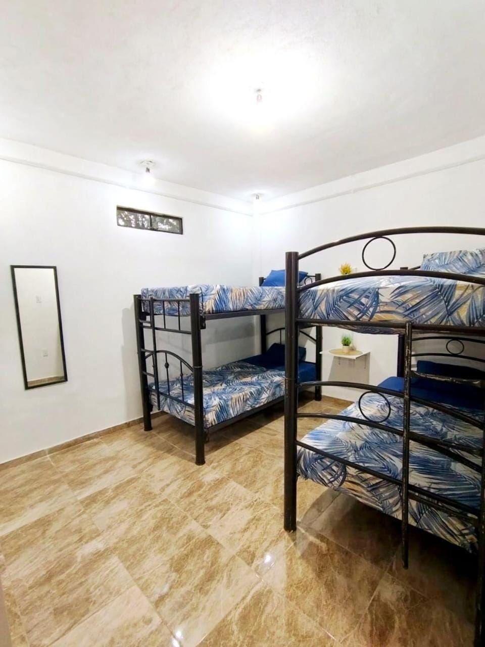 Bedroom, bunk bed