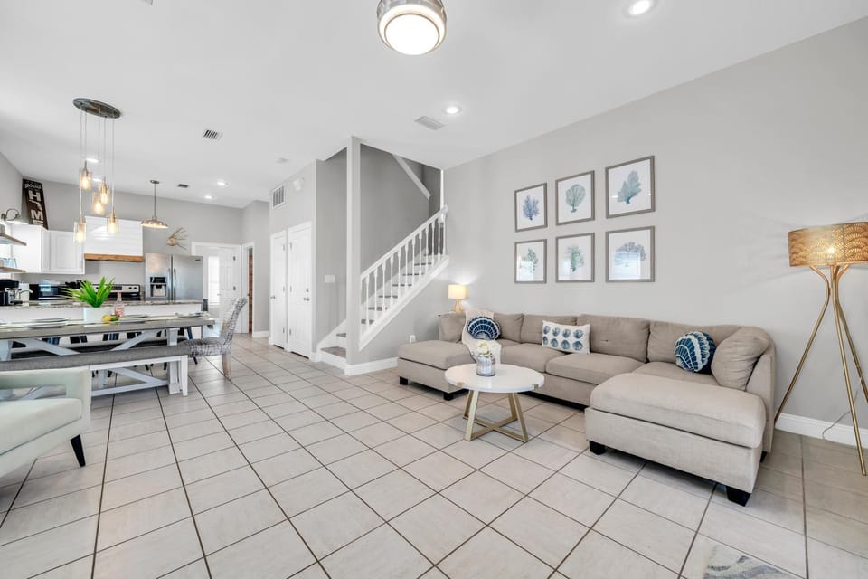Day, Kitchen or kitchenette, Living room, furniture