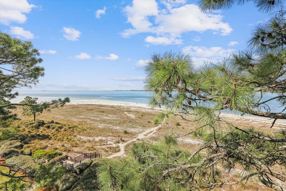 1883 Beachside Tennis House in Hilton Head Island