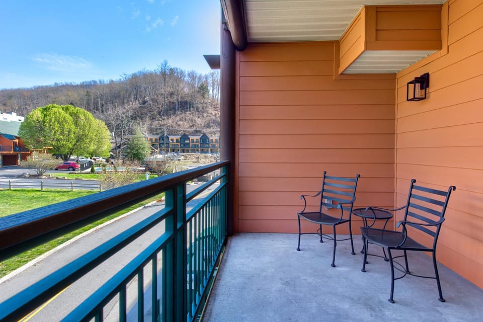 Day, Balcony/Terrace, Seating area, Mountain view
